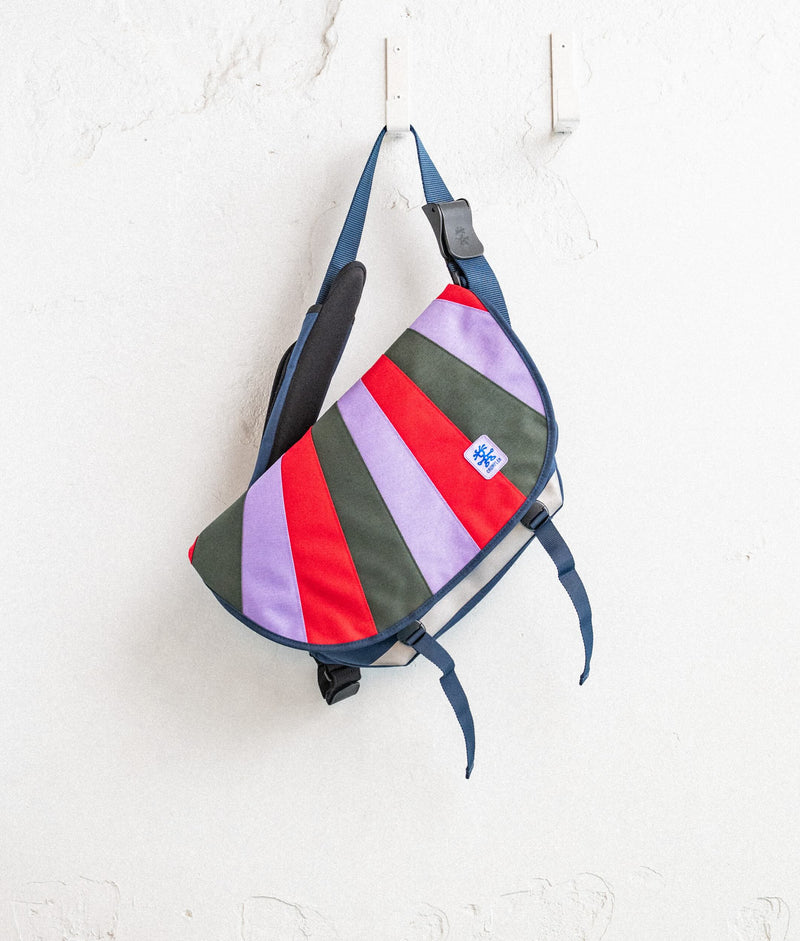 | Colour: Berry Bush