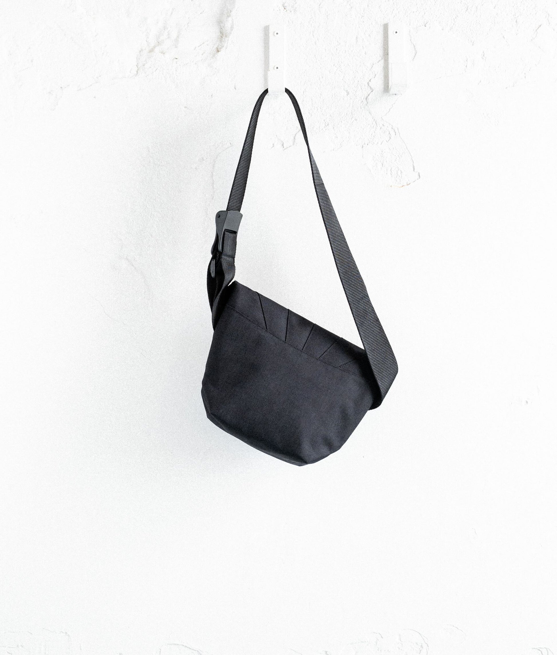 | Colour: Black Fan
