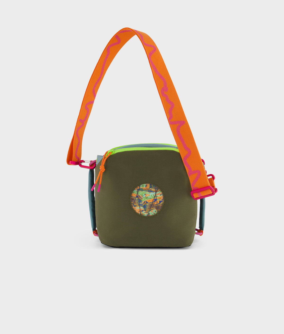 | Colour: Andee Frost