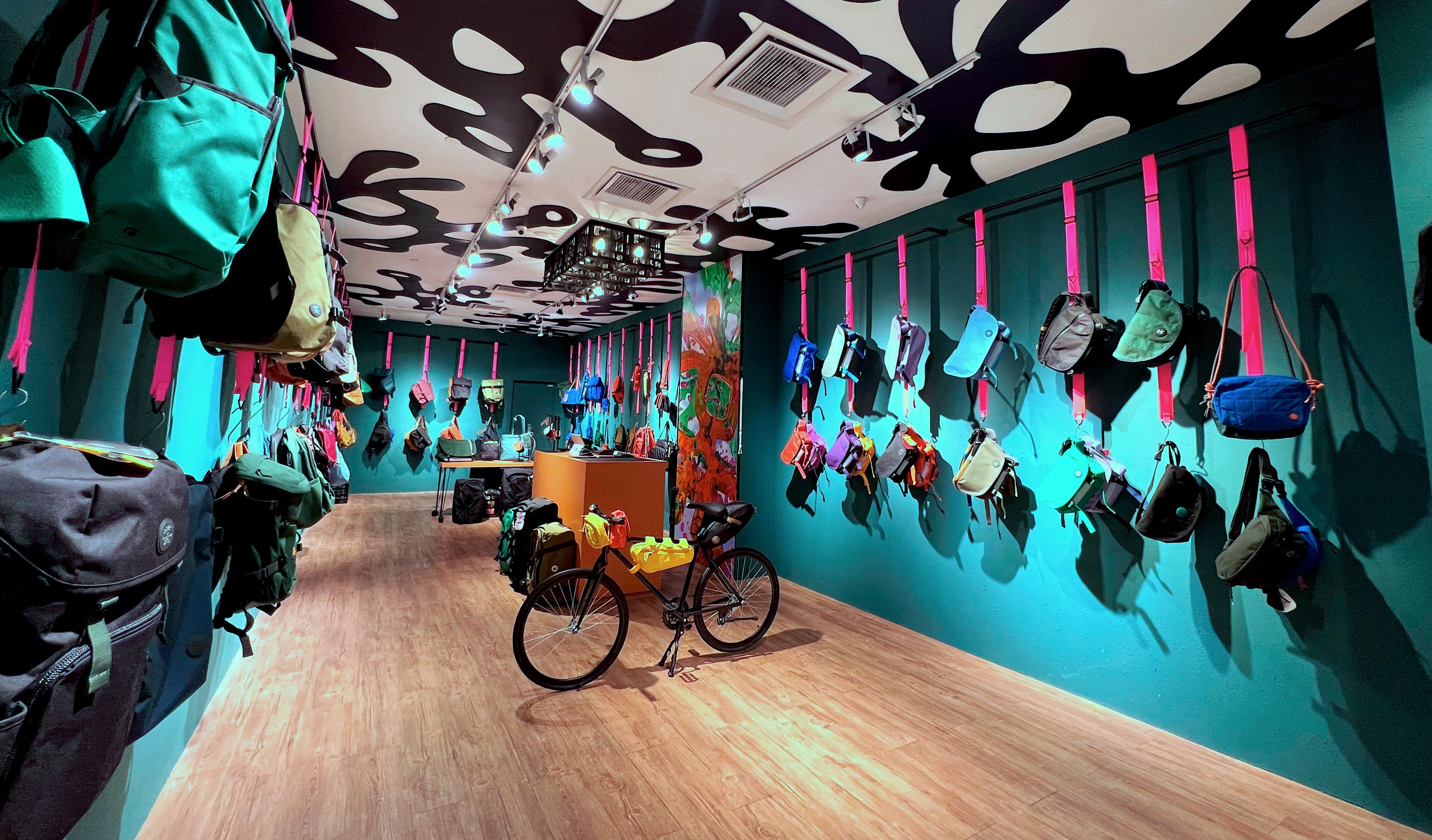 Clumpler Stores – Crumpler Singapore