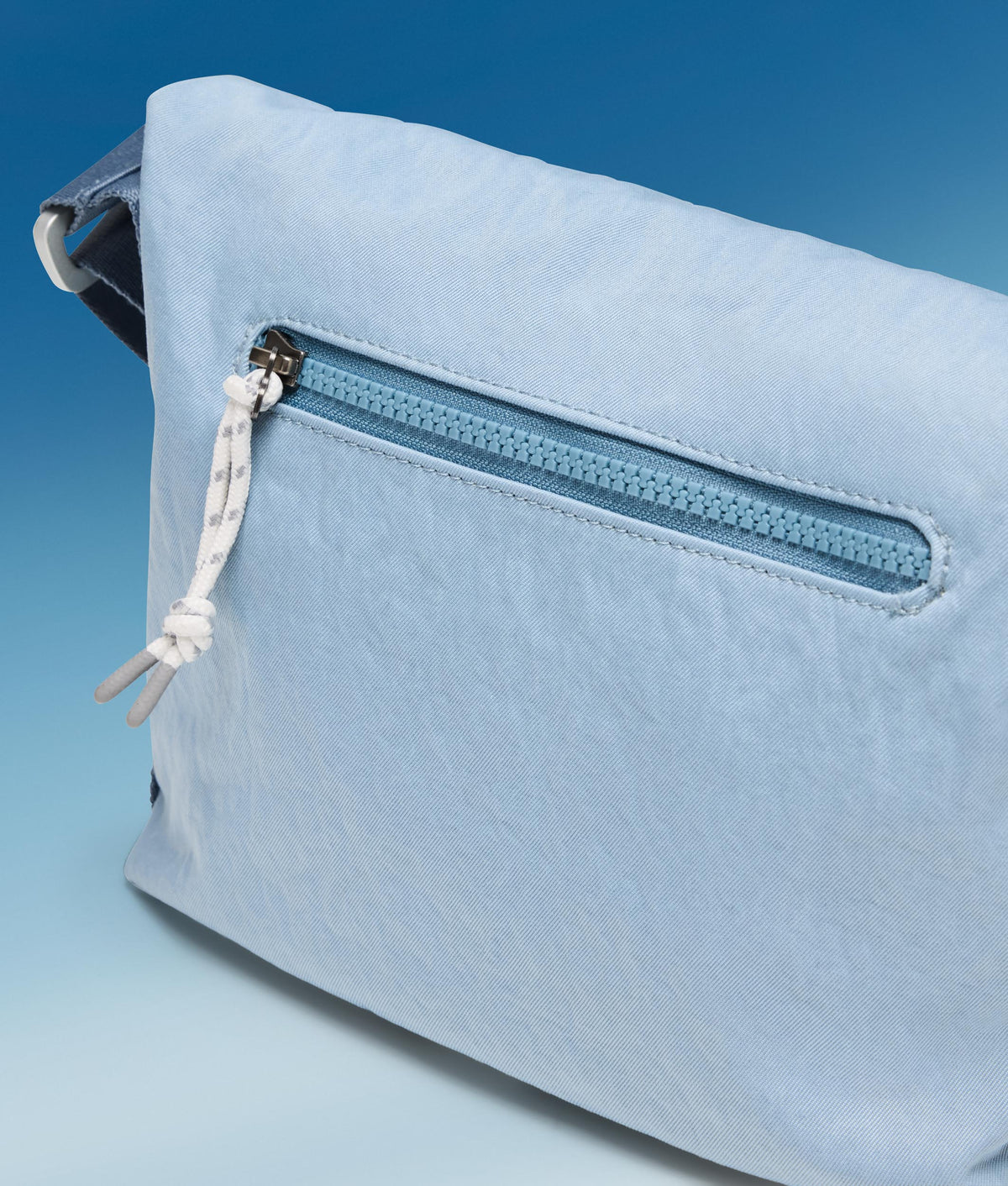 | Colour: Konbu Dusty Blue