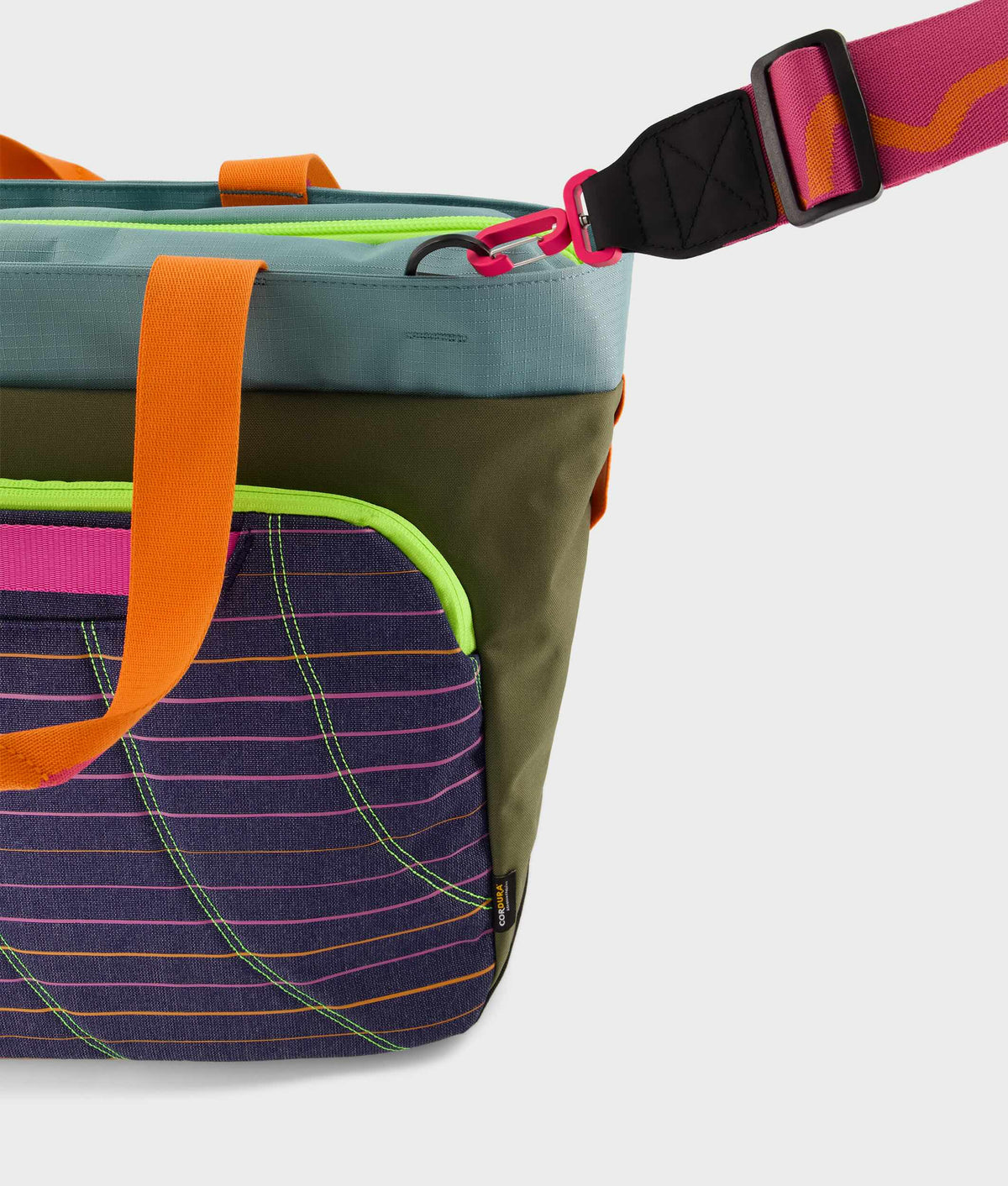 | Colour: Andee Frost