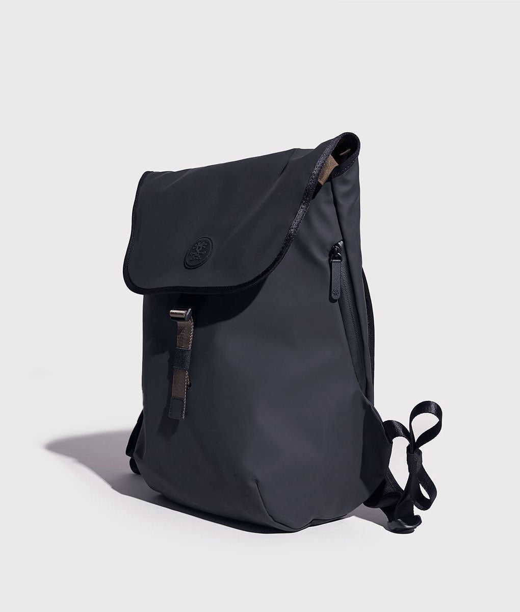 Crumpler content backpack black deals